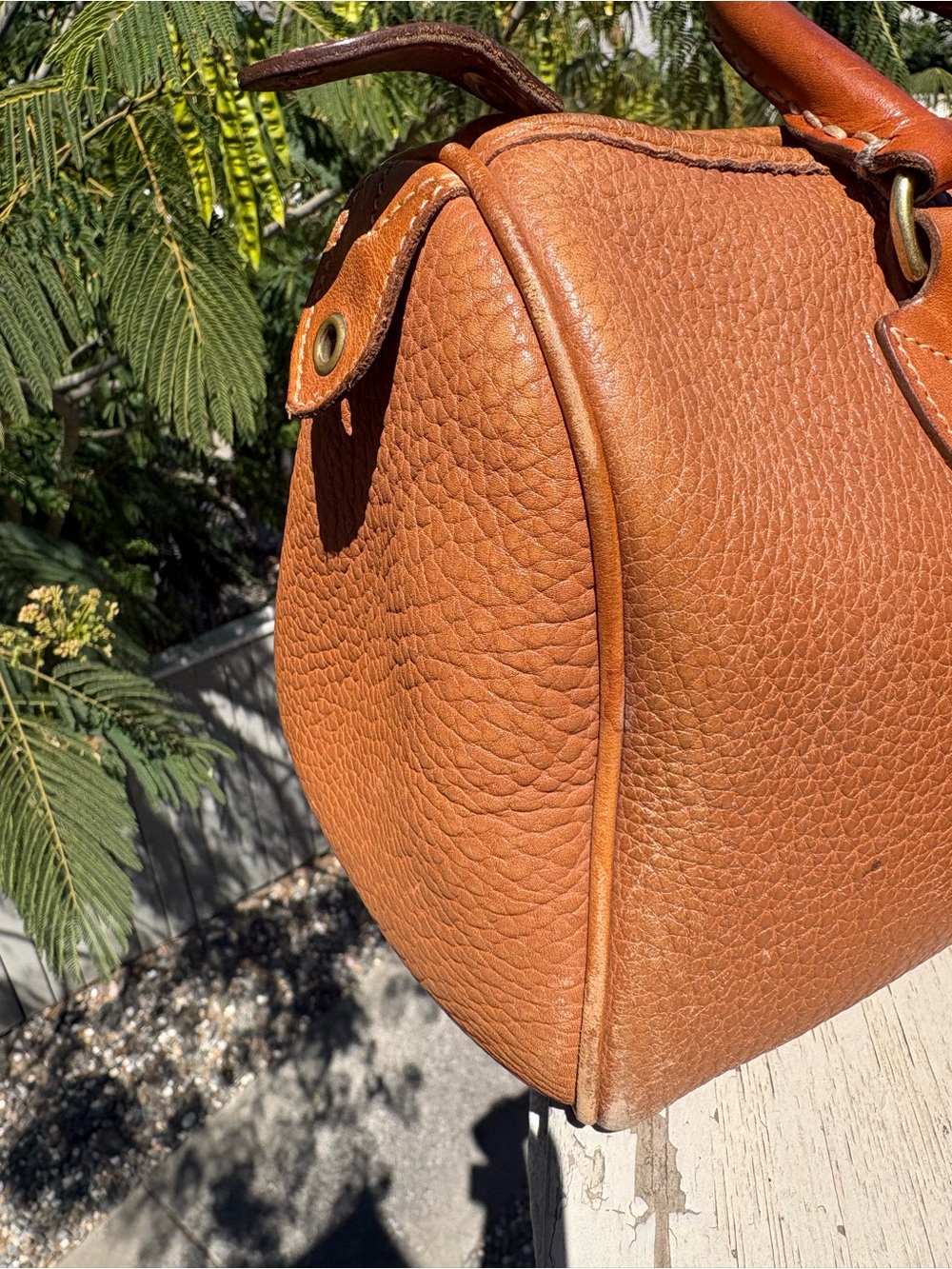 RARE VINTAGE Dooney and Bourke Brown Leather Bowler Bag\ Satchel English Tan - Picture 3 of 16